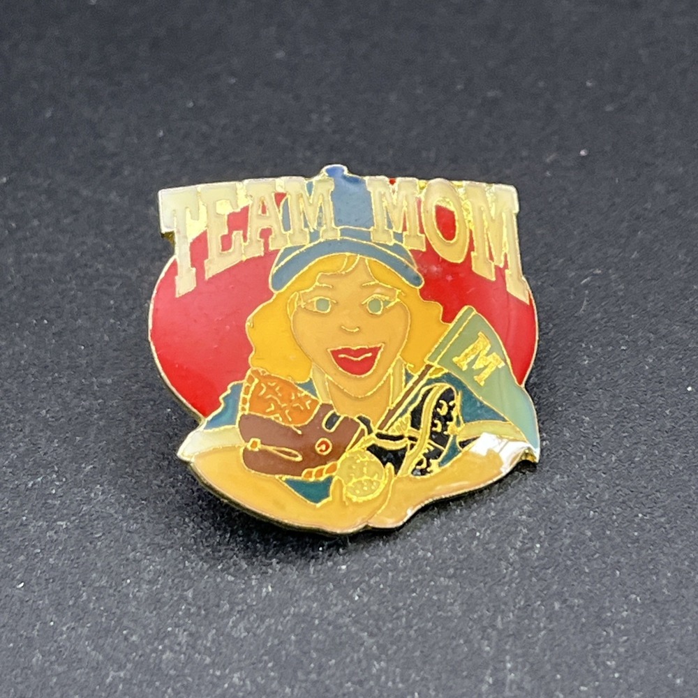 Vintage Michigan‎ Team Mom Sports Lapel Hat Pin